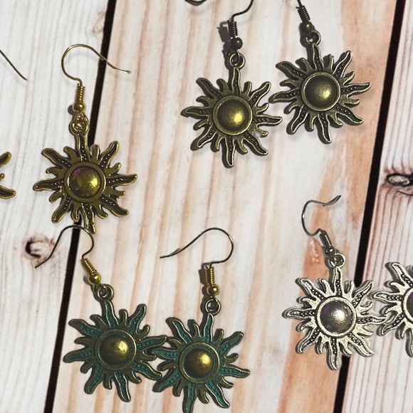 🦋3/$30🦋 Handmade Boho Celestial Dangling Sunshine Earrings in Antique Bronze - Picture 2 of 8